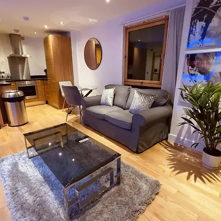 Deluxe Riverside Balcony &free Parking Apartmán