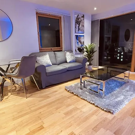 Deluxe Riverside Balcony &free Parking Apartmán Leeds (West Yorkshire)