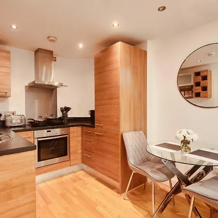 Deluxe Riverside Balcony &free Parking 公寓