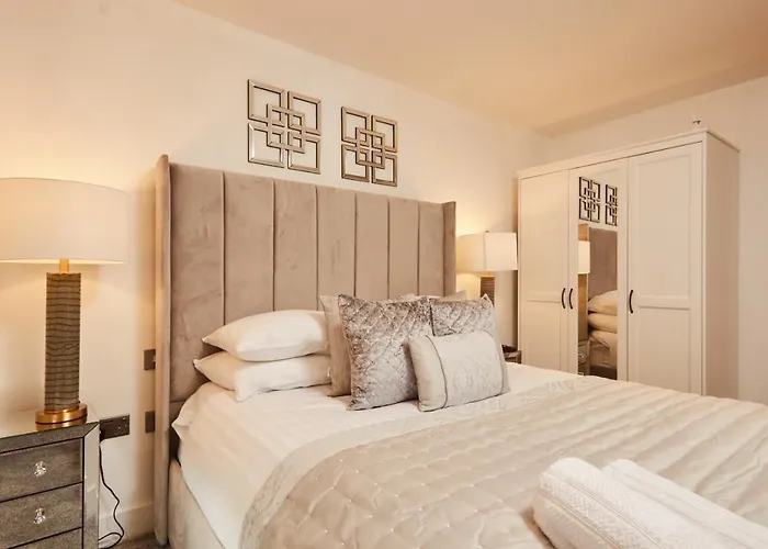 Apartment Deluxe Riverside Balcony &free Parking *