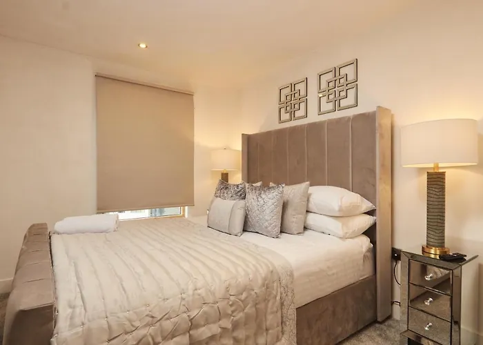 Apartment Deluxe Riverside Balcony &free Parking Leeds (West Yorkshire)