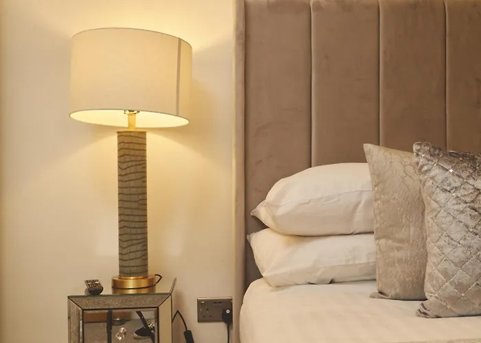 Deluxe Riverside Balcony &free Parking 利兹