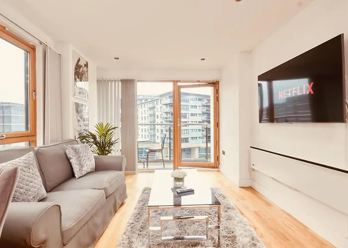 Deluxe Riverside Balcony &free Parking 利兹