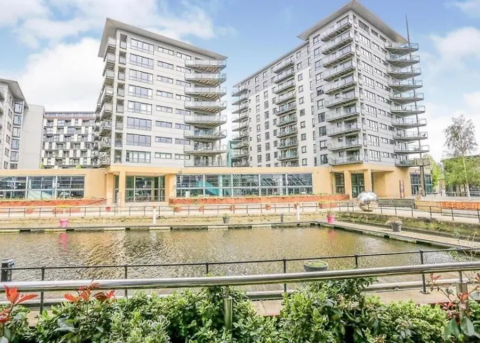 Deluxe Riverside Balcony &free Parking