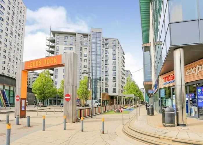 Apartment Deluxe Riverside Balcony &free Parking Leeds (West Yorkshire)