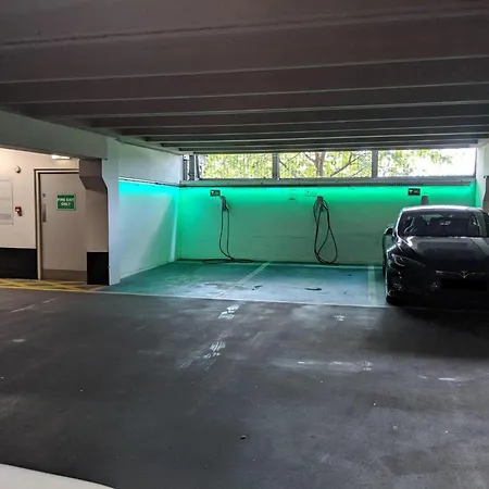 Deluxe Riverside Balcony &free Parking Apartamento *